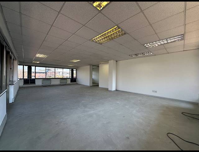 313M² OFFICE TO LET IN WOODMEAD